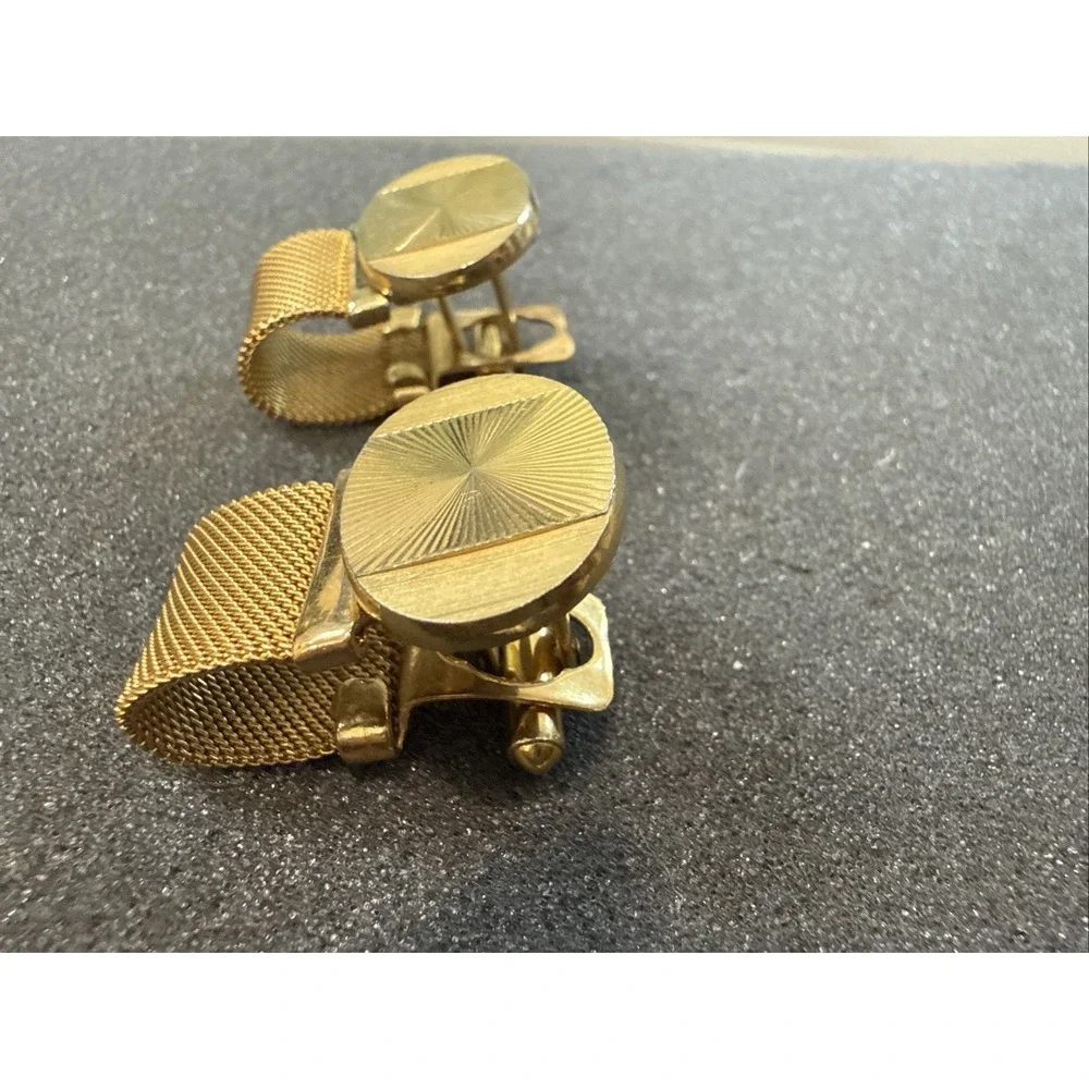 Vintage Gold tone Cufflinks MESH WRAP around Style Oval Ornate Tops